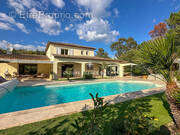 Maison à ROQUEBRUNE-SUR-ARGENS