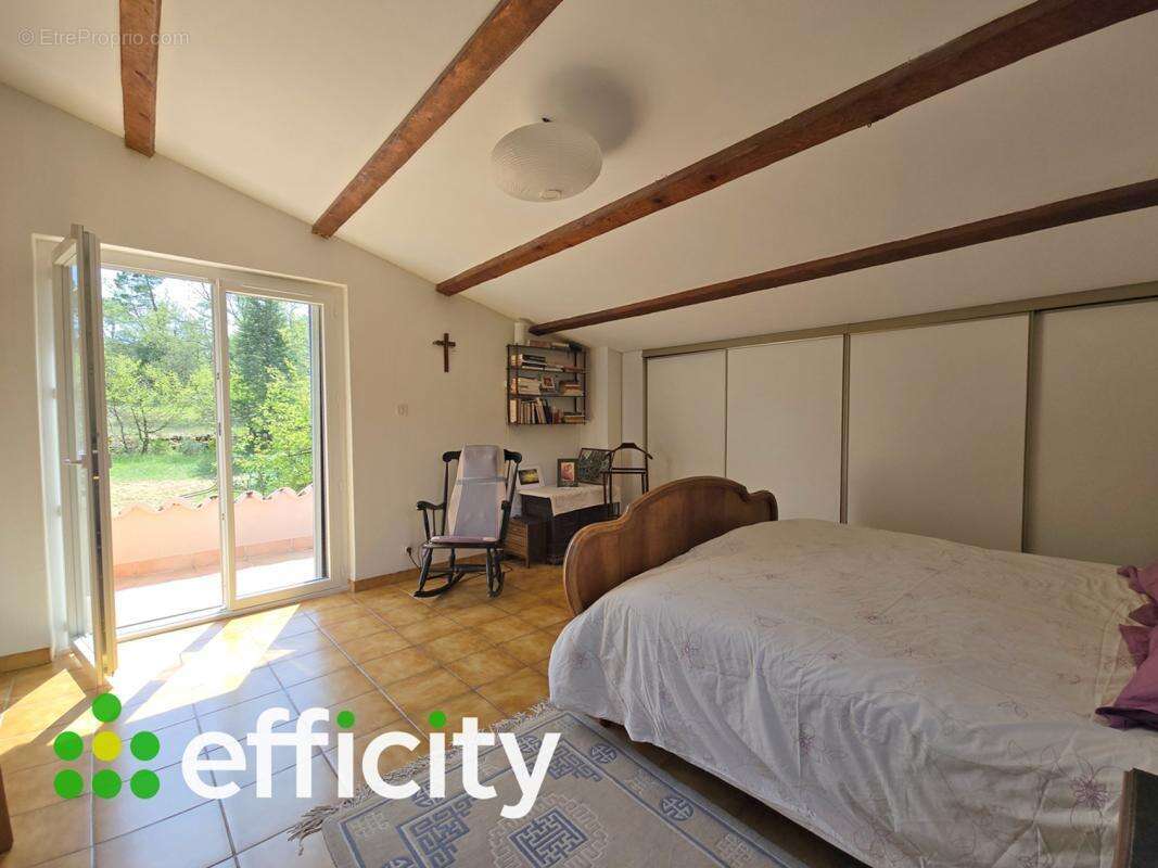 Maison 161 m² à Callas  - photo 15