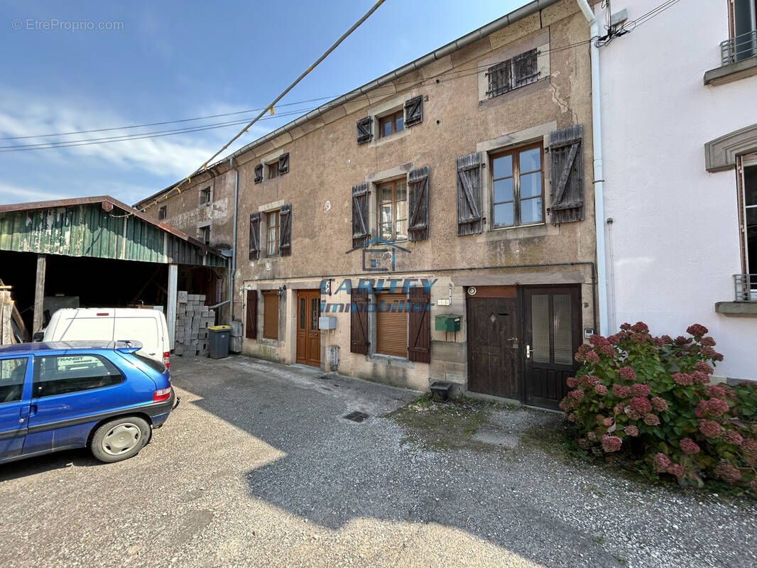 Appartement à LUXEUIL-LES-BAINS