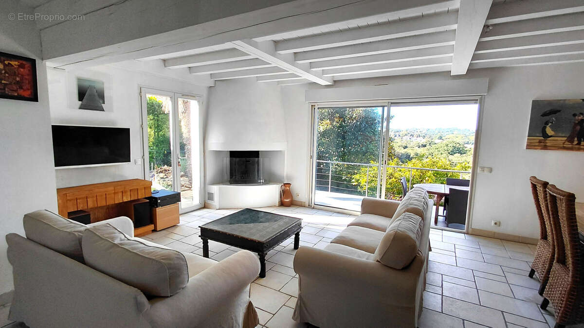 Maison à BASSUSSARRY