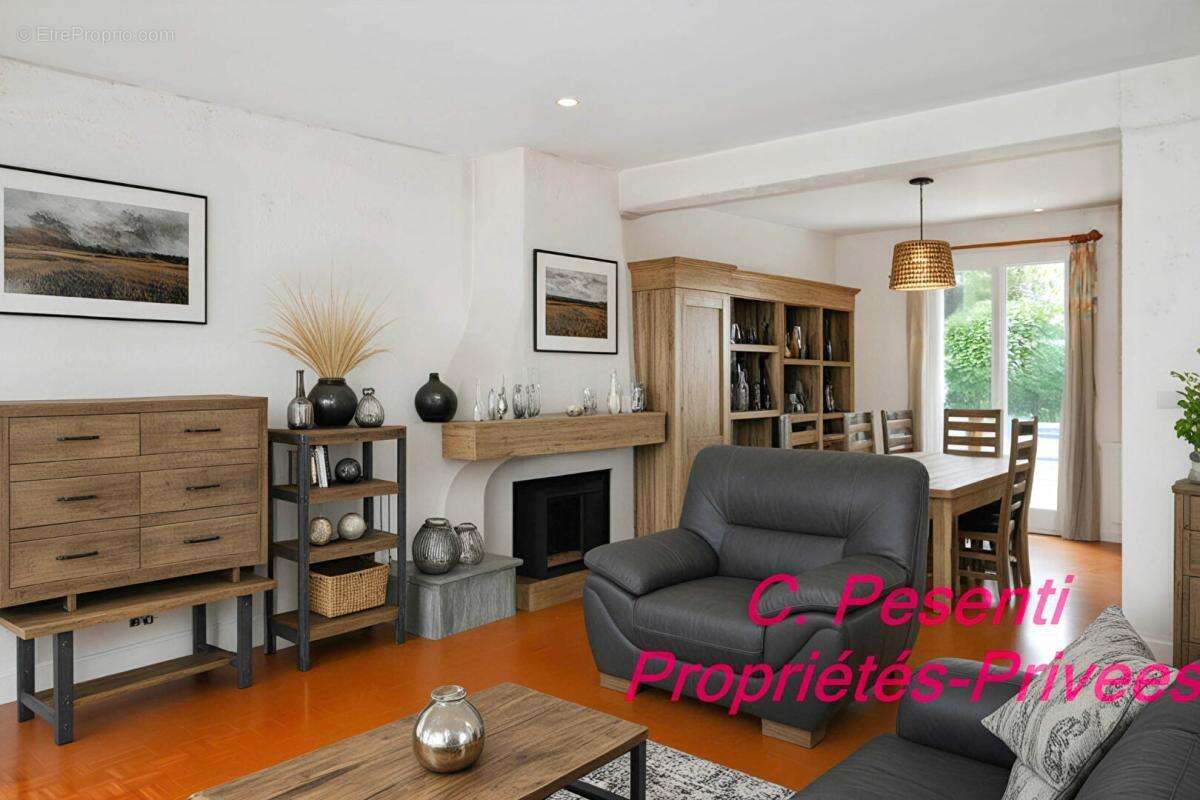 Maison à BUSSY-SAINT-GEORGES