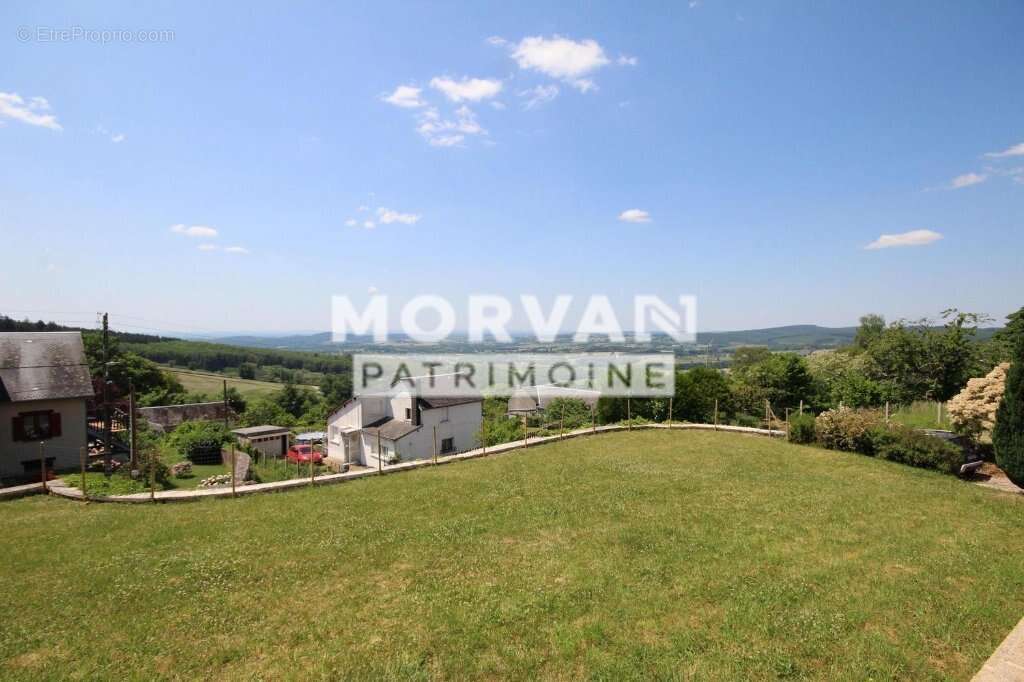 Maison à CHATEAU-CHINON(VILLE)