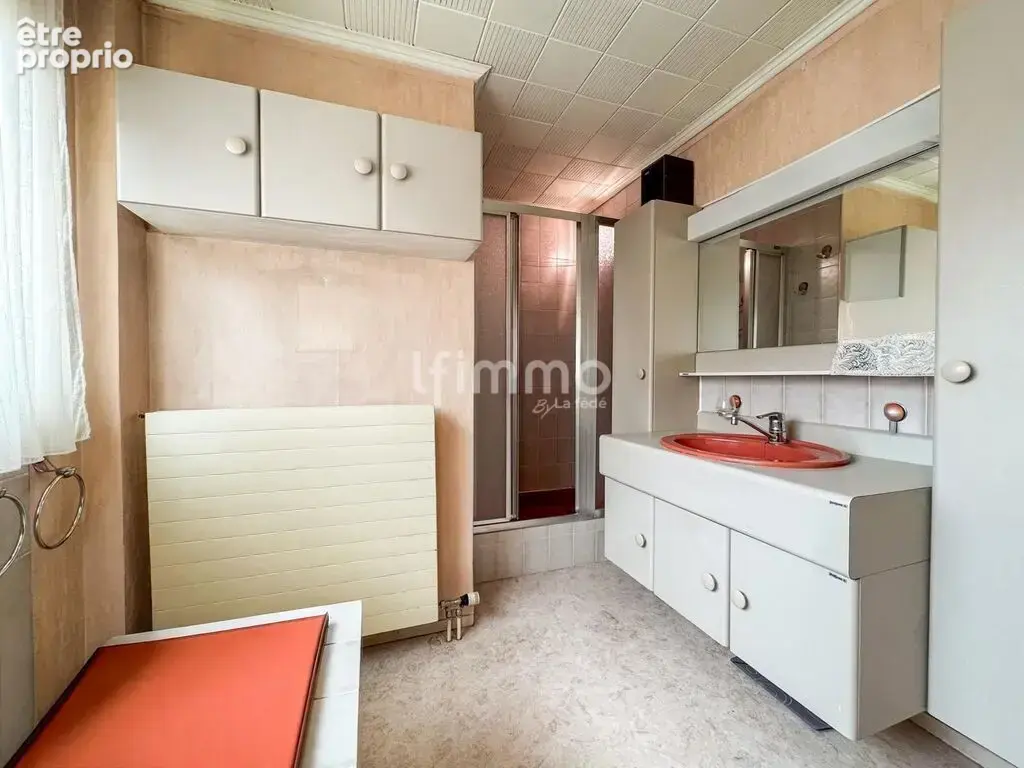 maison mitoyenne 4 pièces sur 8 ares de terrain - photo 7