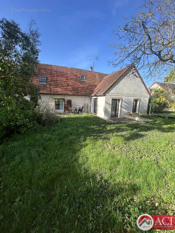 Maison à SAINTE-GENEVIEVE