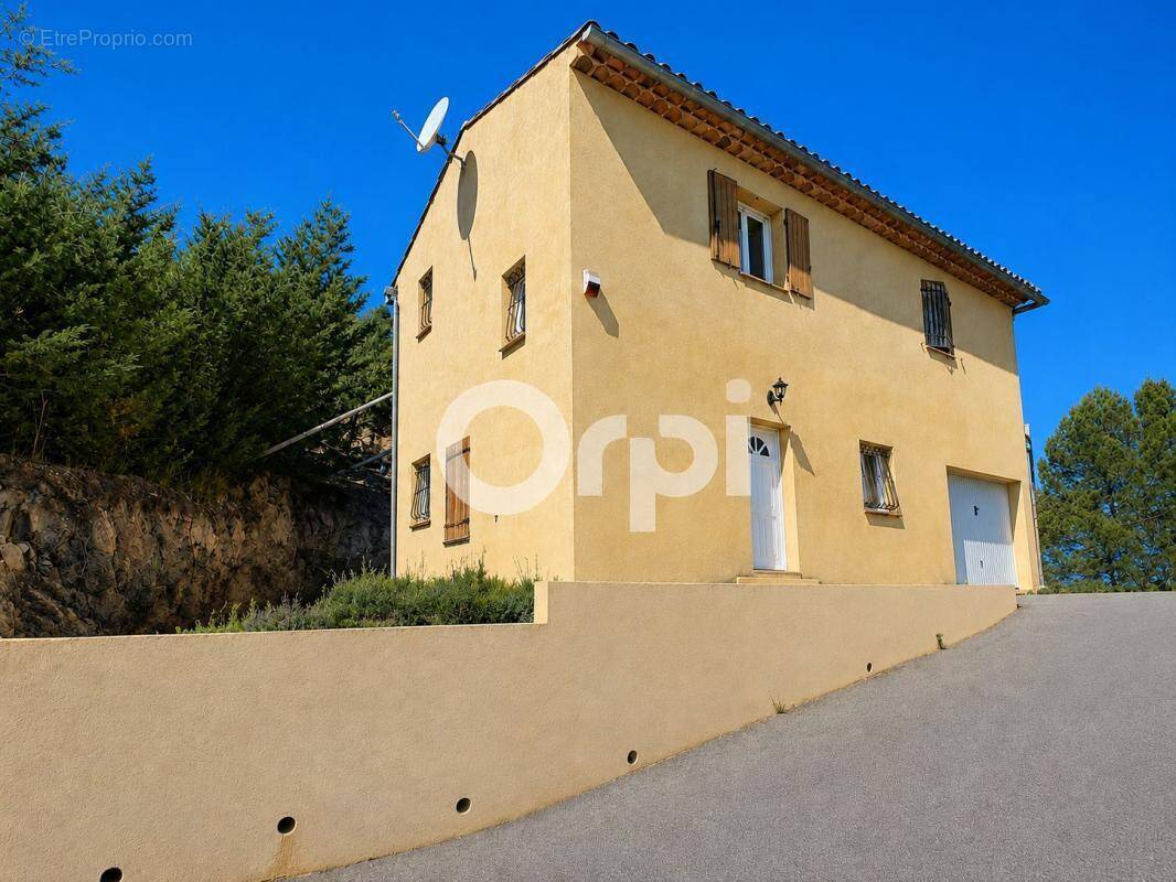 Maison à MONTAUROUX