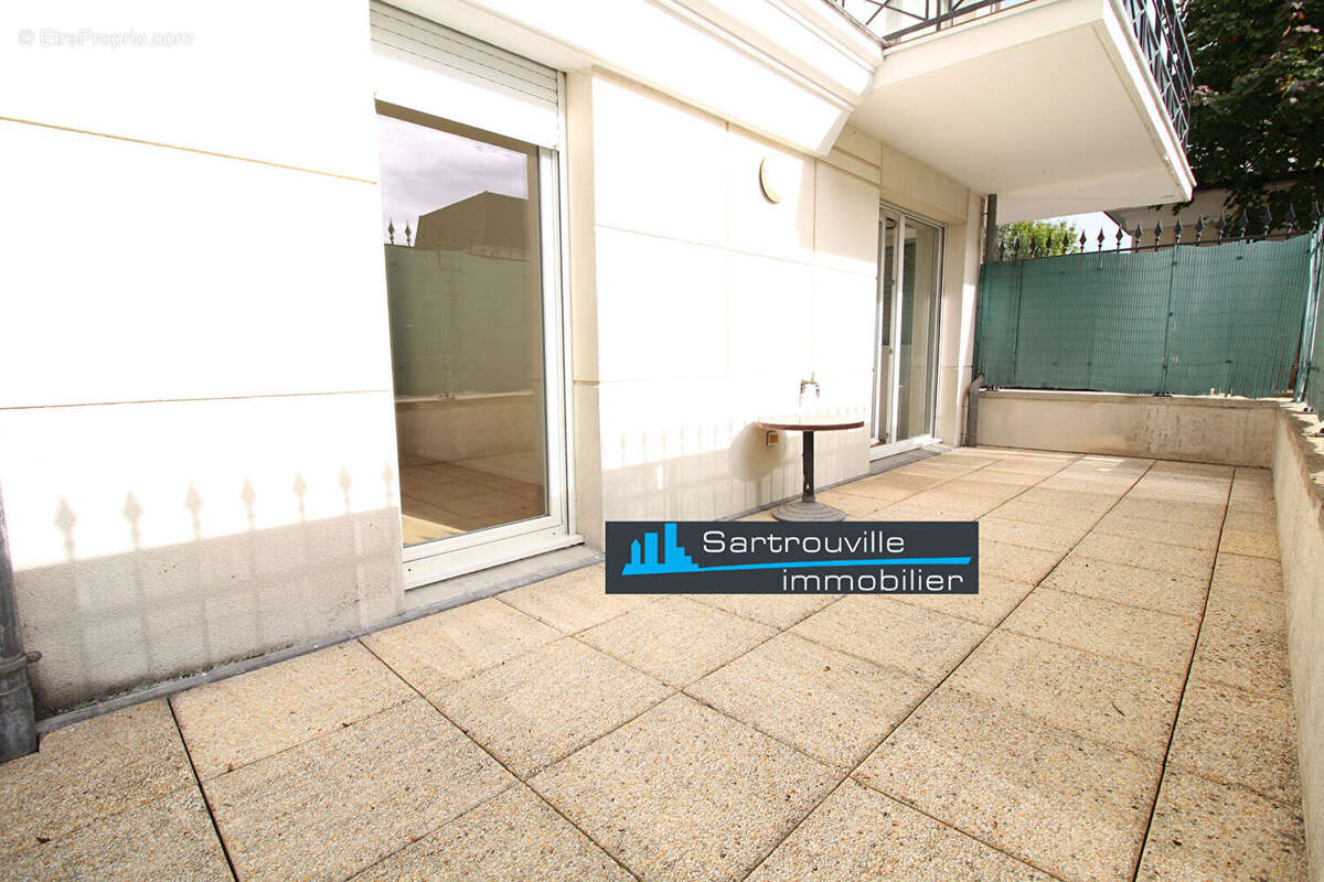 Appartement à SARTROUVILLE