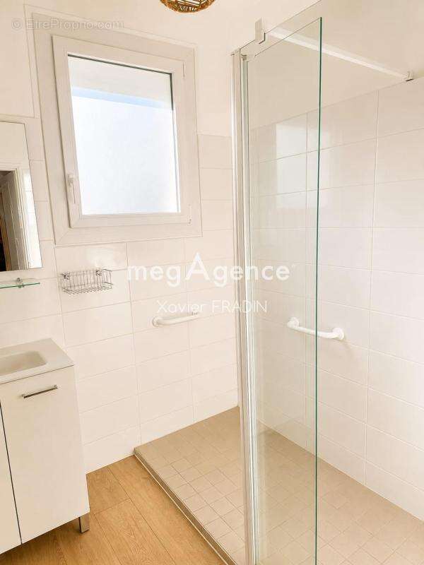 Appartement rénové avec véranda, sous-sol de 27m²et 100m² d' extérieur - photo 5