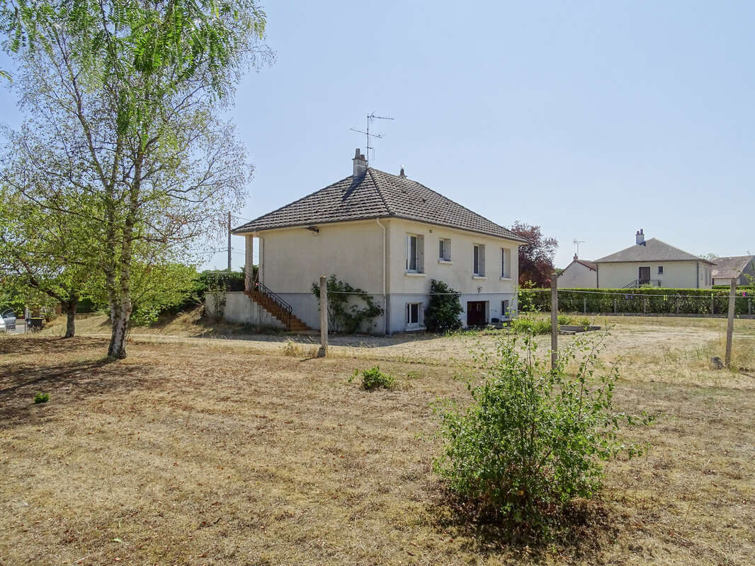 Pavillon sur sous-sol à La Chapelle-Montmartin - photo 9