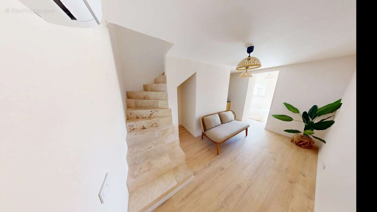 Maison à VALLAURIS