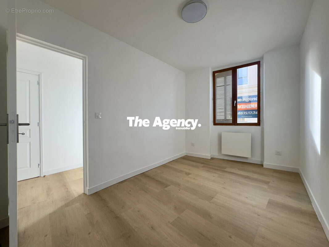 Appartement à MARSEILLE-1E