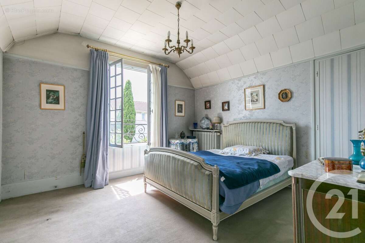 Maison à SAINT-MAUR-DES-FOSSES