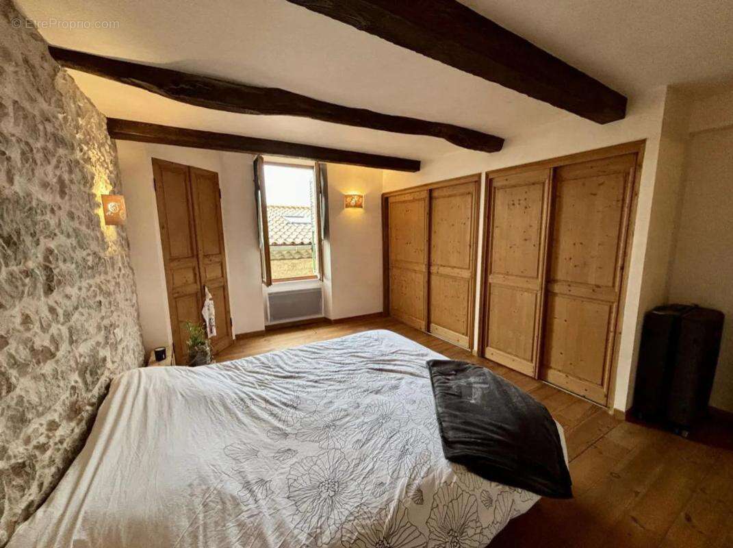 Appartement à PEILLE