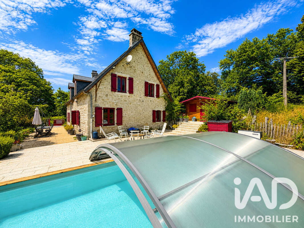 Maison 149 m² à Saint-Exupery-Les-Roches  - photo 5