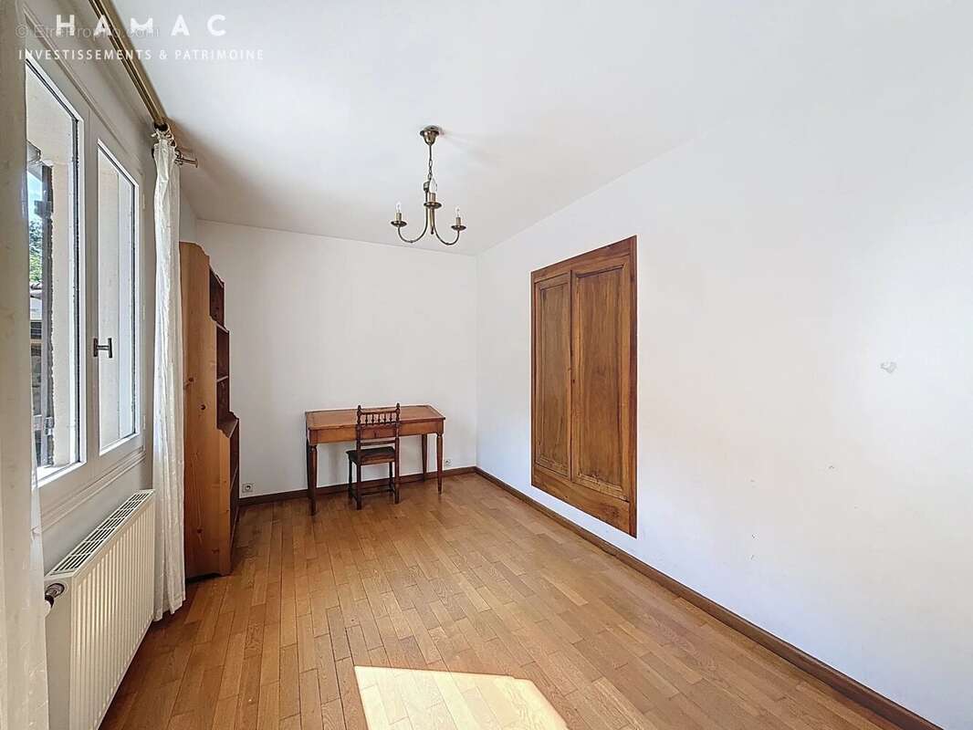 Maison à MONTROMANT