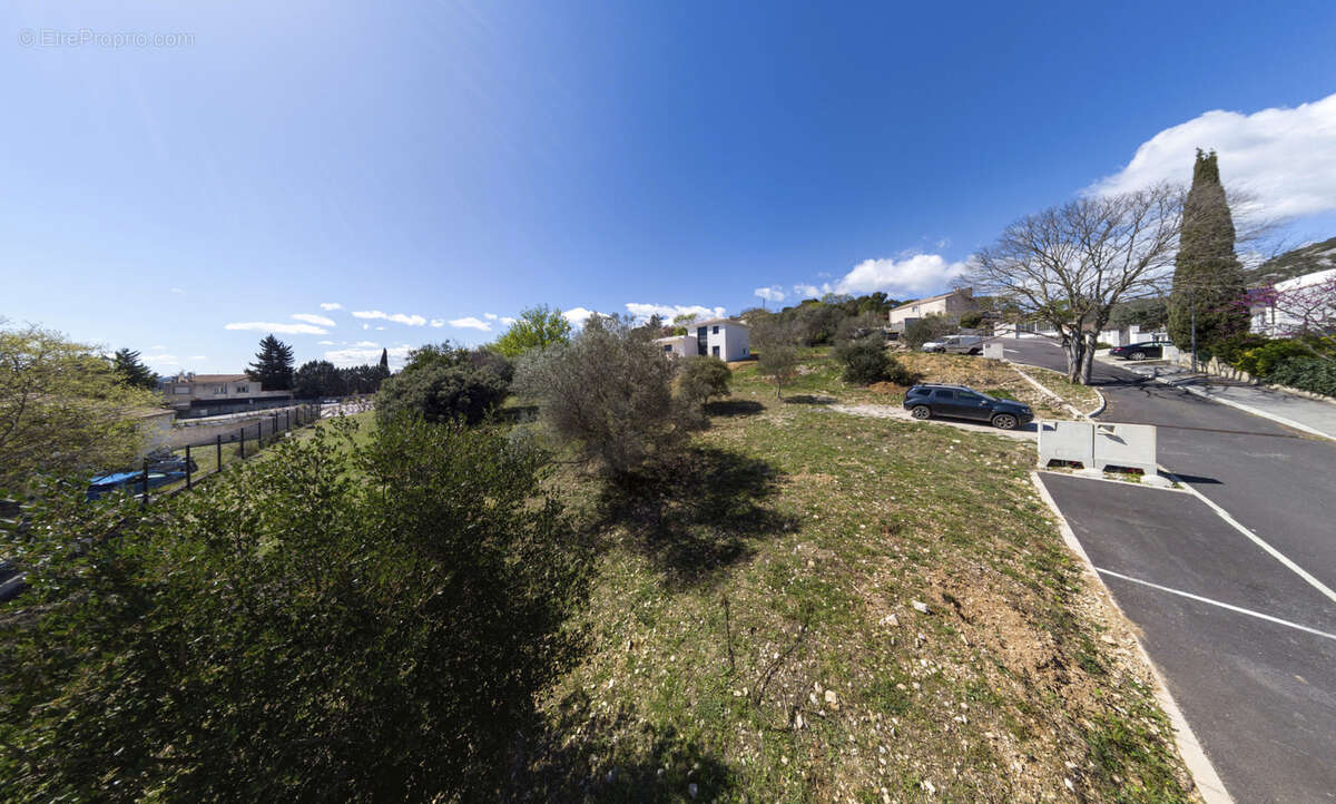 Appartement à VAILHAUQUES