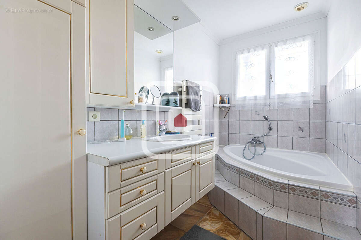 Maison à AUMENANCOURT