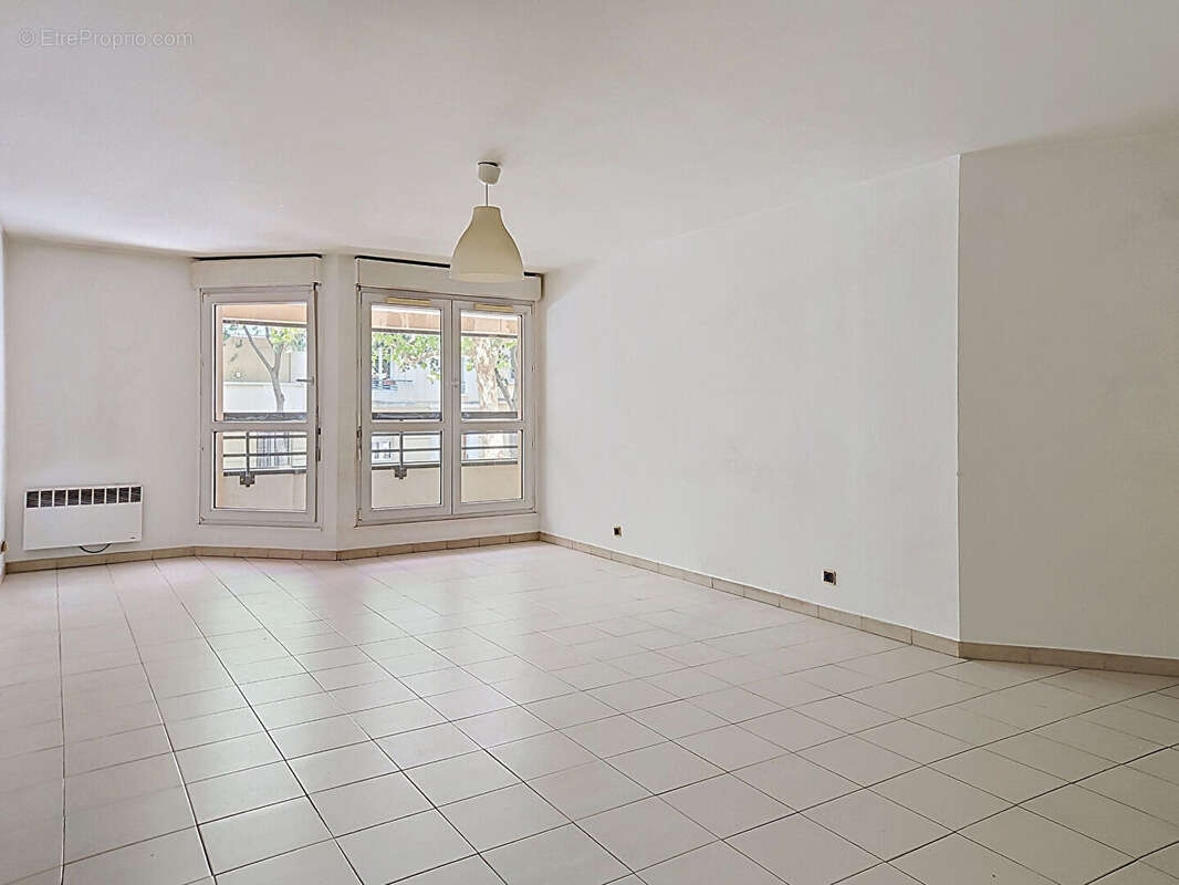 Appartement à MARSEILLE-5E