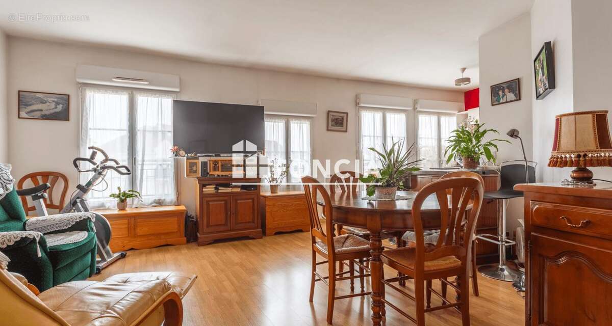 Appartement à MORANGIS