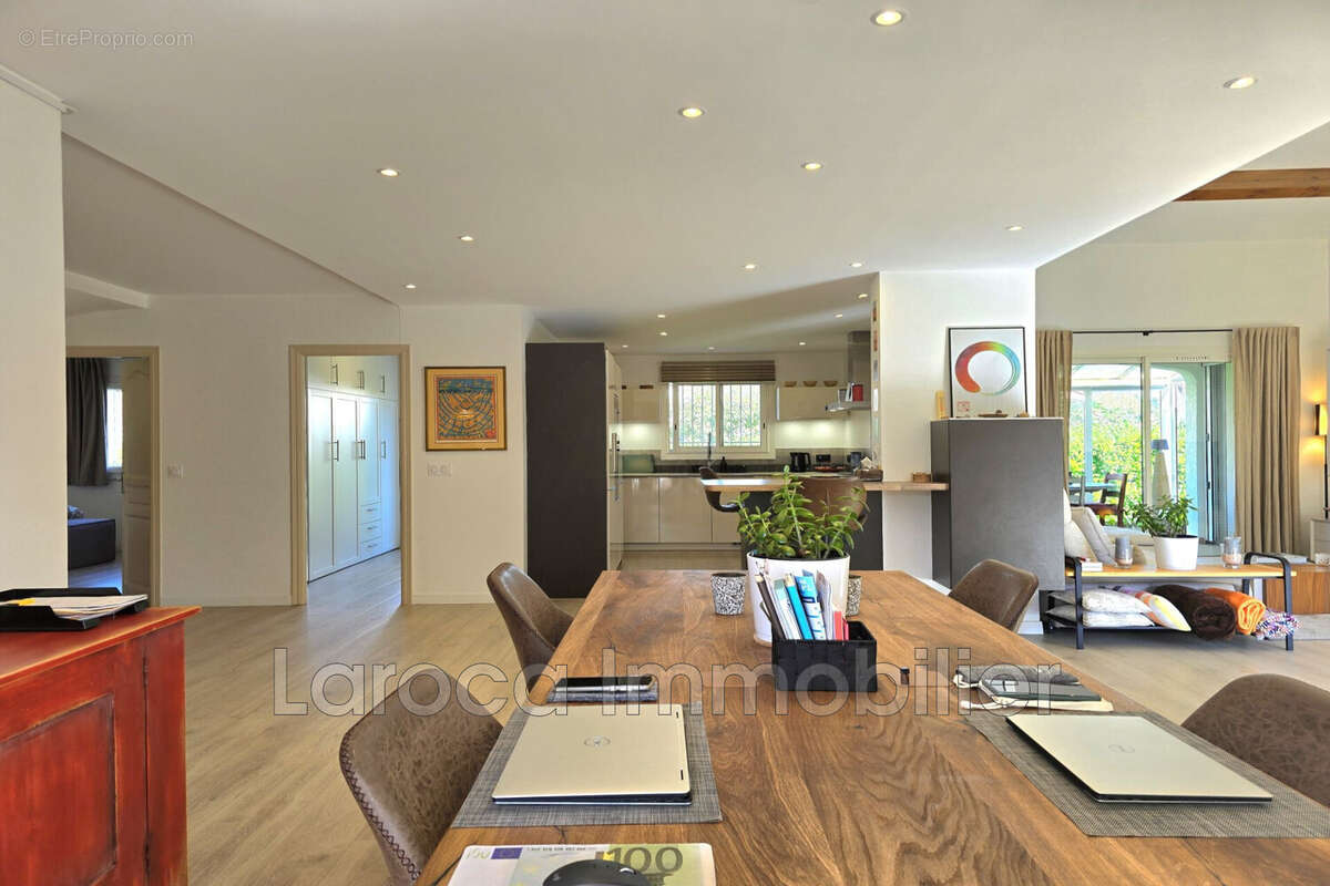 Maison à SAINT-GENIS-DES-FONTAINES