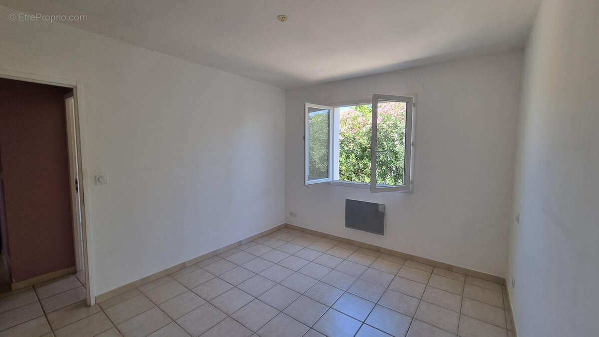 Appartement à LEZIGNAN-CORBIERES