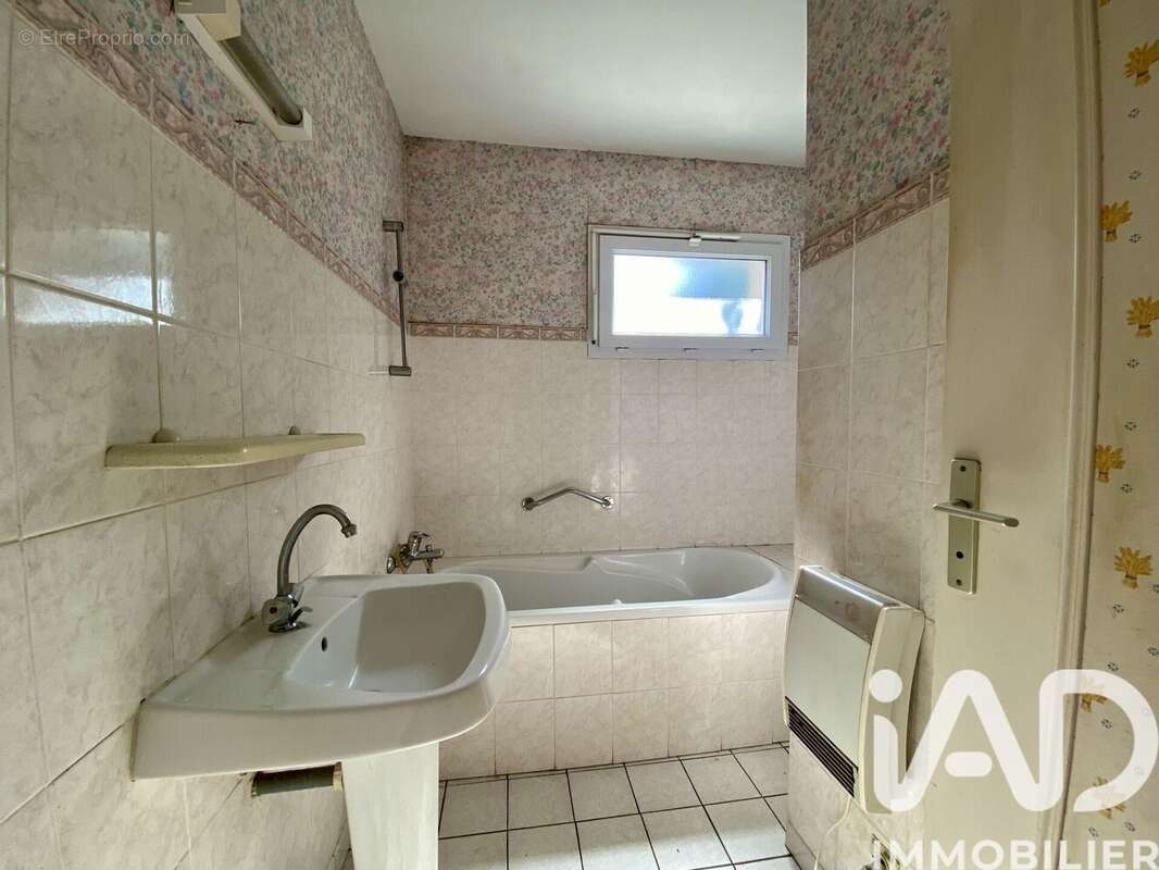 Maison 105 m² à La Ville-Es-Nonais  - photo 8