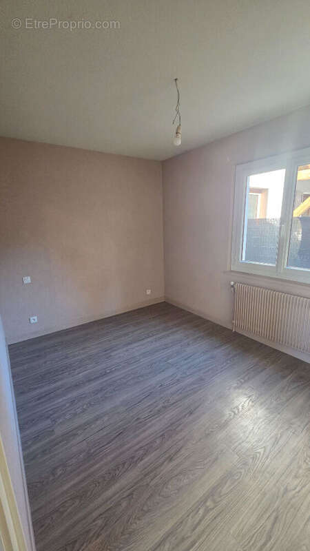 Appartement à BONNE