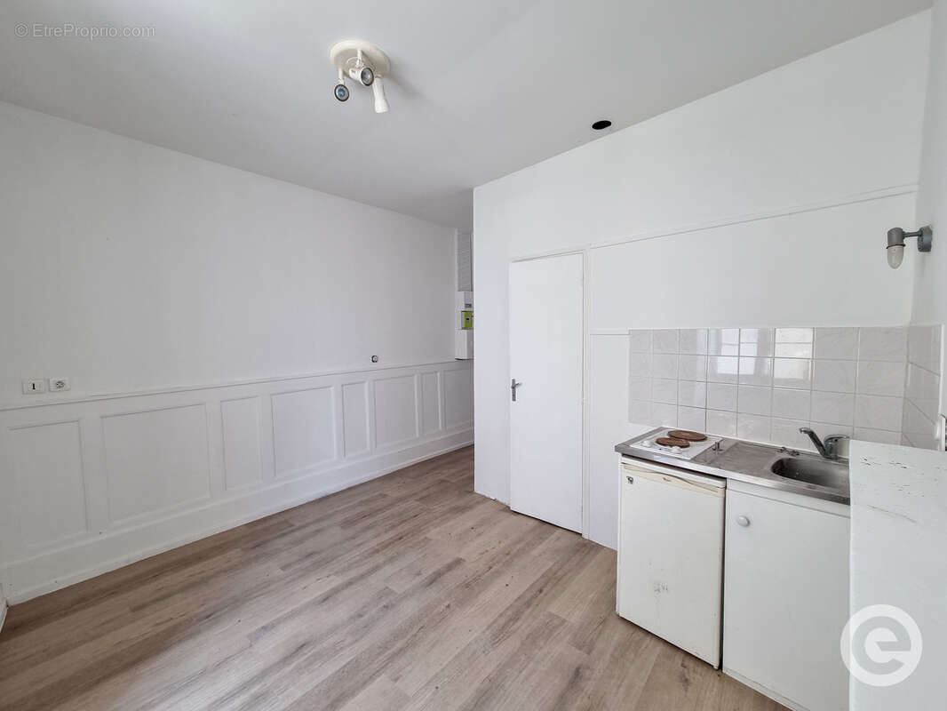 Immeuble de 5 logements au centre-ville d'Avallon avec dépendances - photo 3