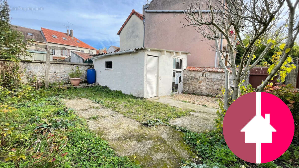 Maison à FERRIERES-EN-BRIE