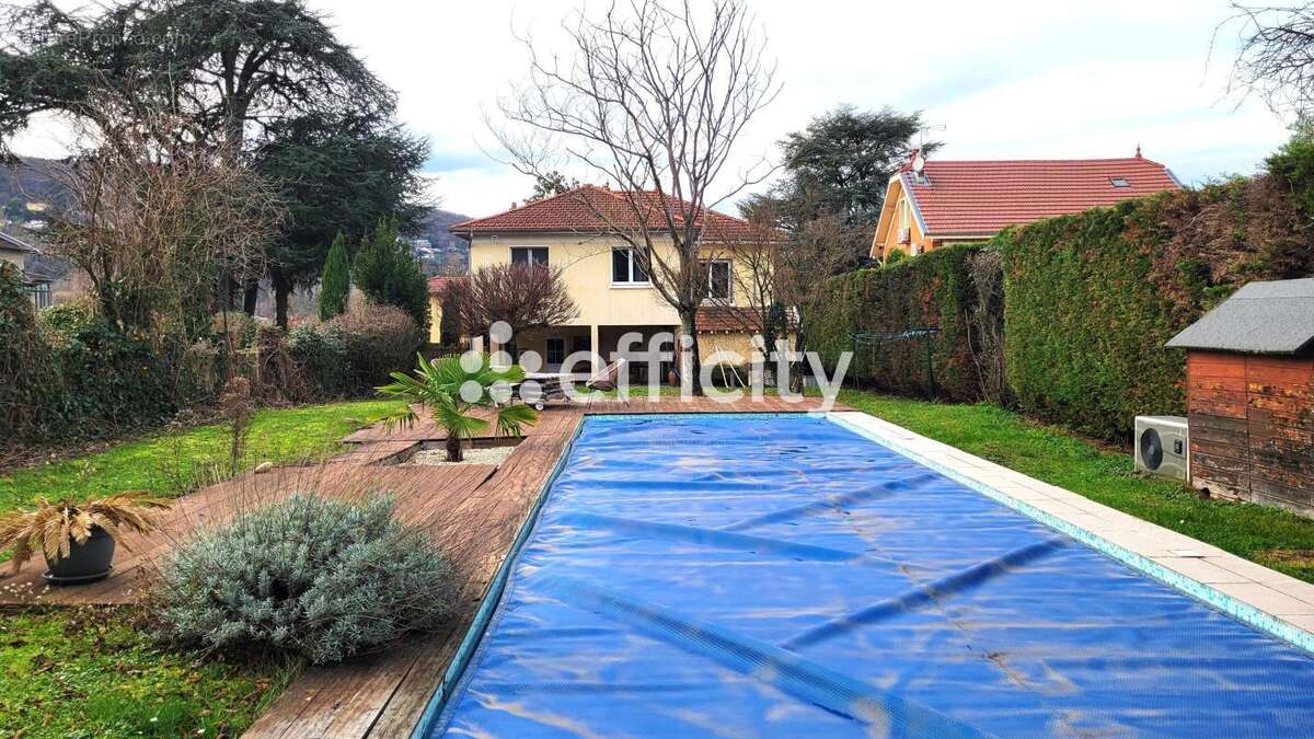 Maison à FLEURIEU-SUR-SAONE