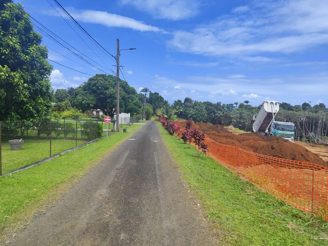 Terrain à PETIT-BOURG
