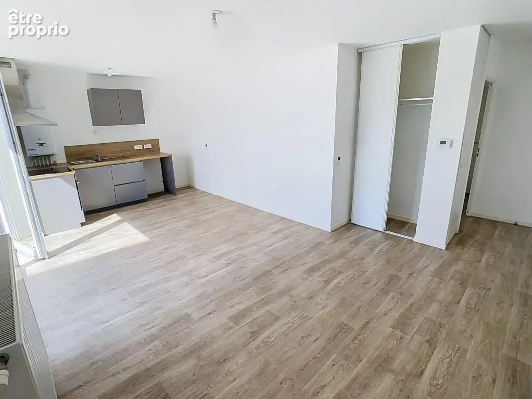 ANGERS JACQUES PORTET - Bel appartement T3 avec terrasse et - photo 2