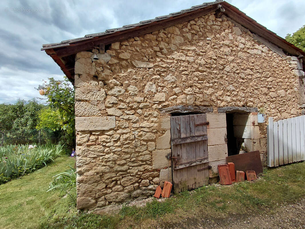 Maison à CHATEAU-L'EVEQUE