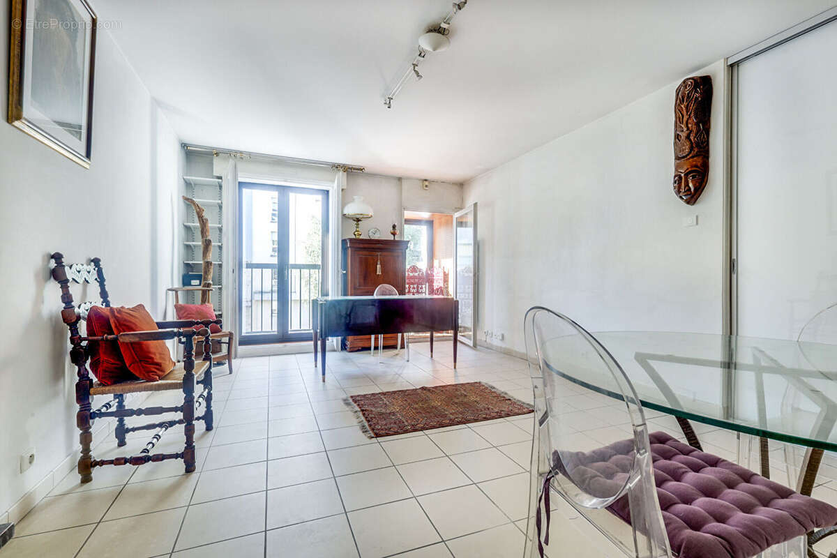 Appartement à PARIS-20E