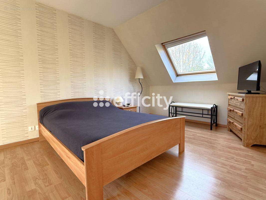 Maison à LA QUEUE-EN-BRIE