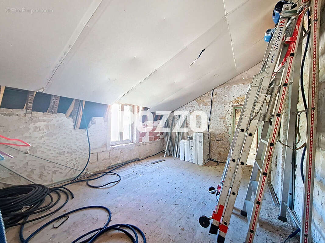 A VENDRE - Maison à rénover à Bernières-sur-Mer - photo 6