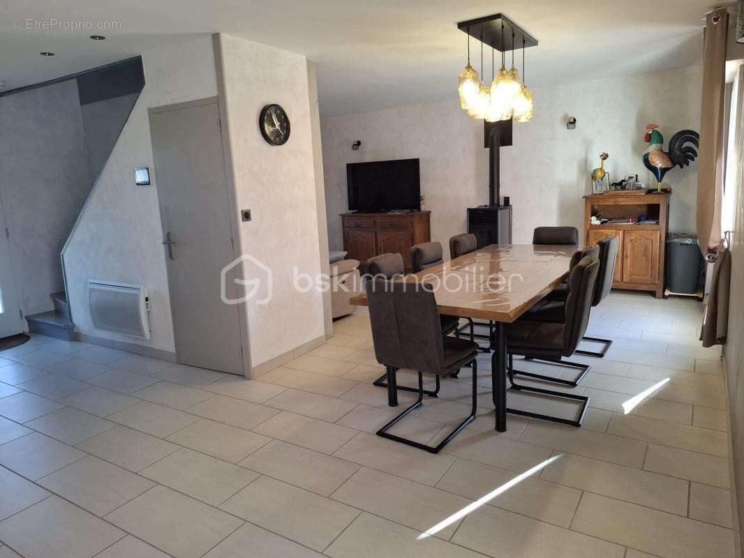 Maison à MERY-CORBON