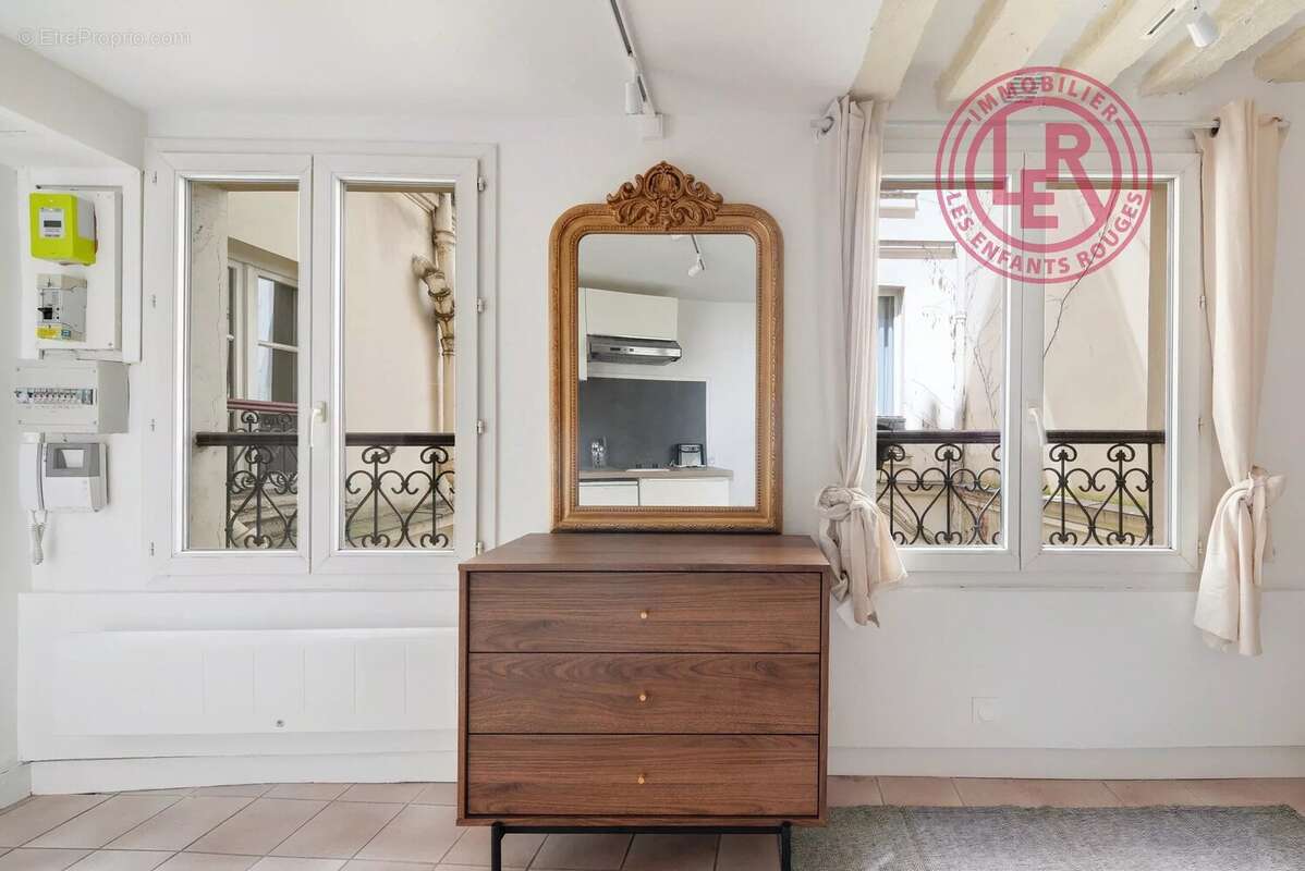 Appartement à PARIS-3E
