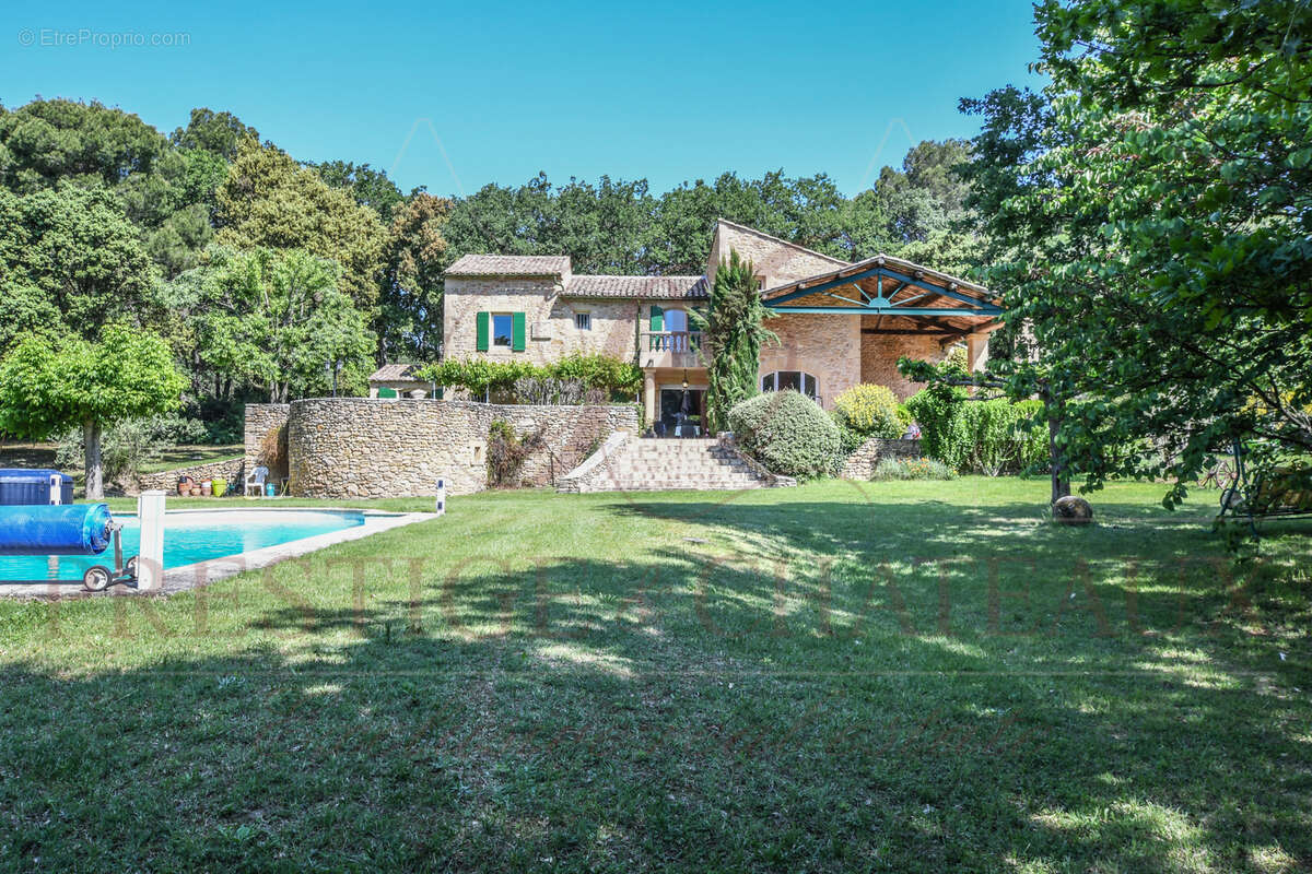 Maison à SAINTE-CECILE-LES-VIGNES