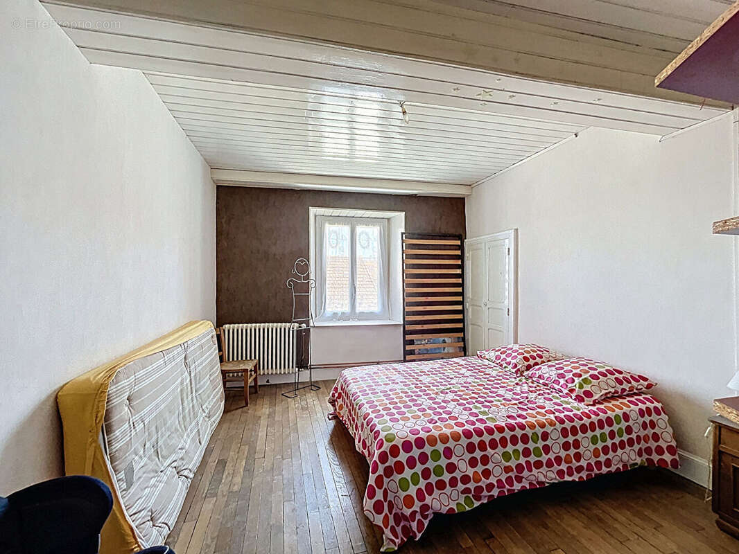 Maison à FRAIGNOT-ET-VESVROTTE