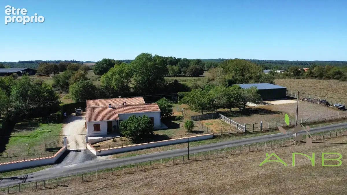 Maison 4 pièces 101 m² à vendre à Montbron (16220) - photo 2