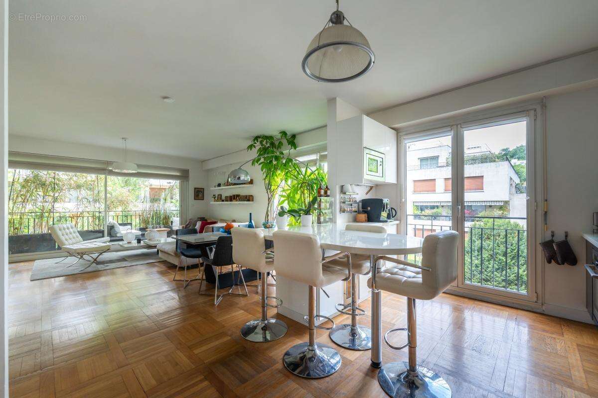 Appartement à VILLE-D'AVRAY
