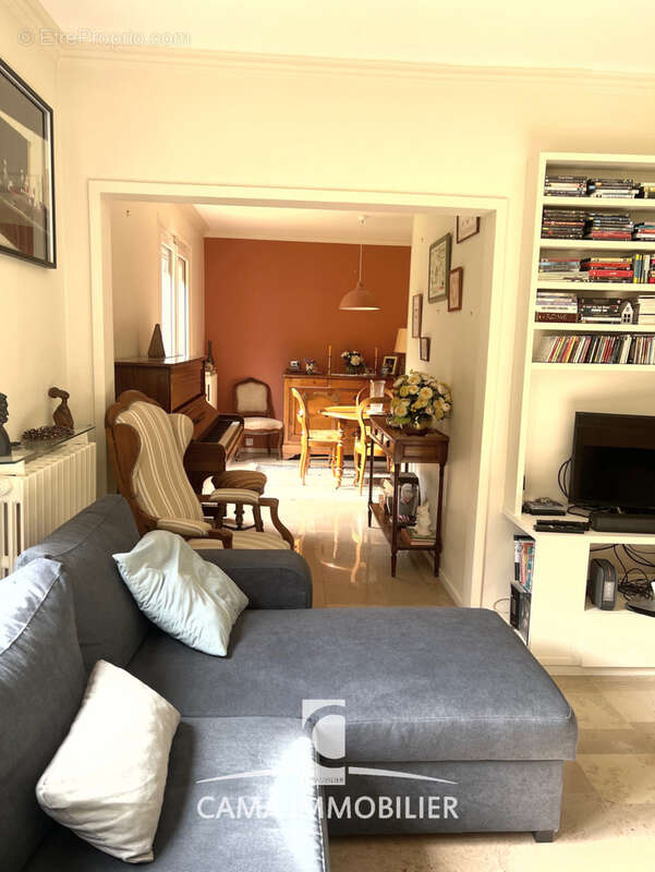 Maison à BUC