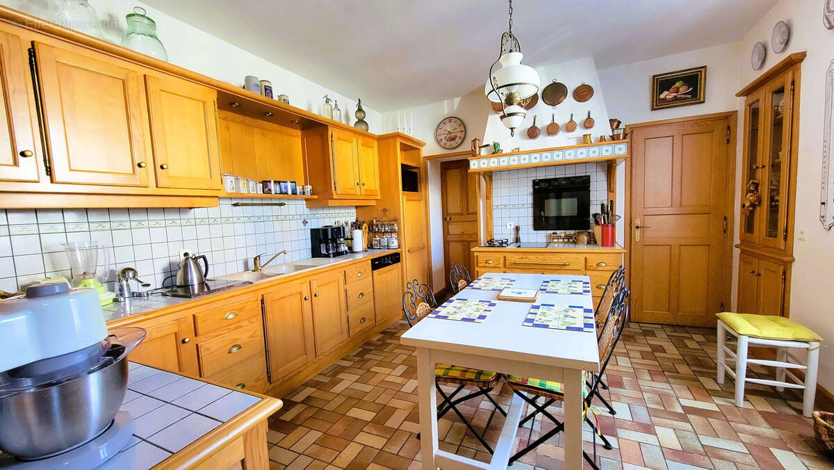 Maison Bourgeoise à vendre sur Jallais - Entre Cholet et Chemillé - Frais d'Agence Réduits ! - photo 6