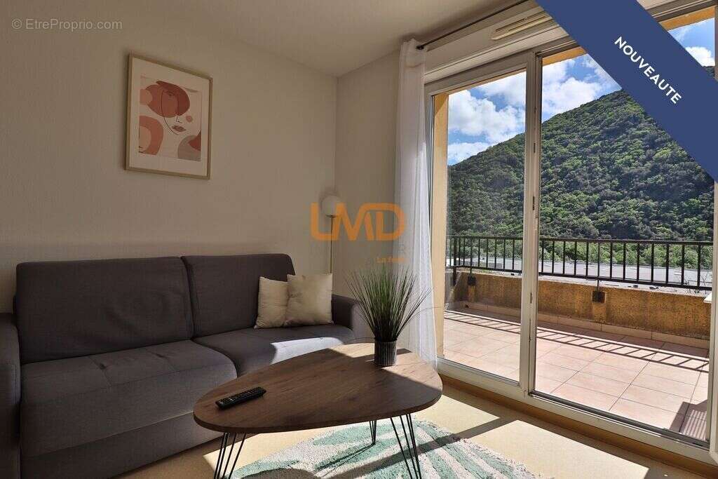 Appartement à AVENE