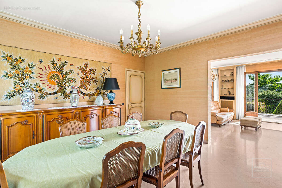 Maison à CHAMPAGNE-AU-MONT-D'OR