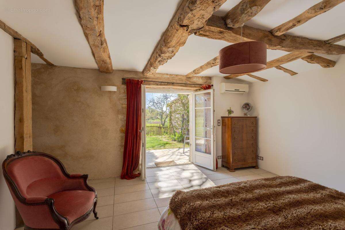 Maison à CAHUZAC-SUR-VERE