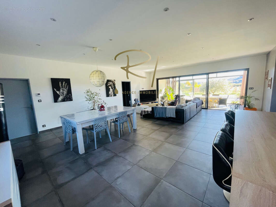 Maison à VALLON-PONT-D&#039;ARC