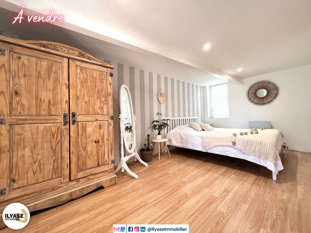 Superbe propriété de 356 m2  1100 m2  7 CH  1 dépendance  Garage/Atelier - photo 23