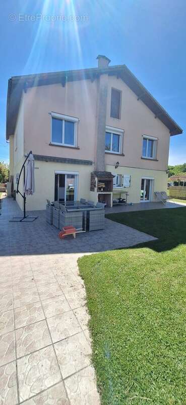 Maison à SEISSAN