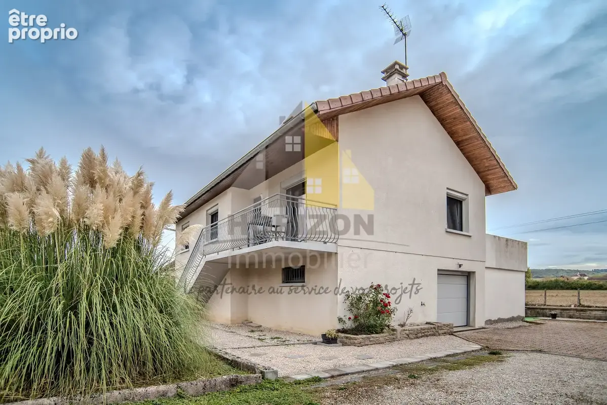 Maison à RUFFEY-SUR-SEILLE
